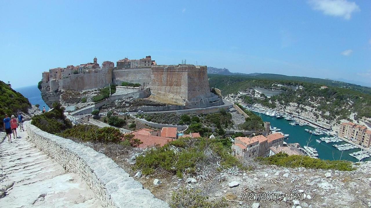 Villa Louise Bonifacio  Buitenkant foto